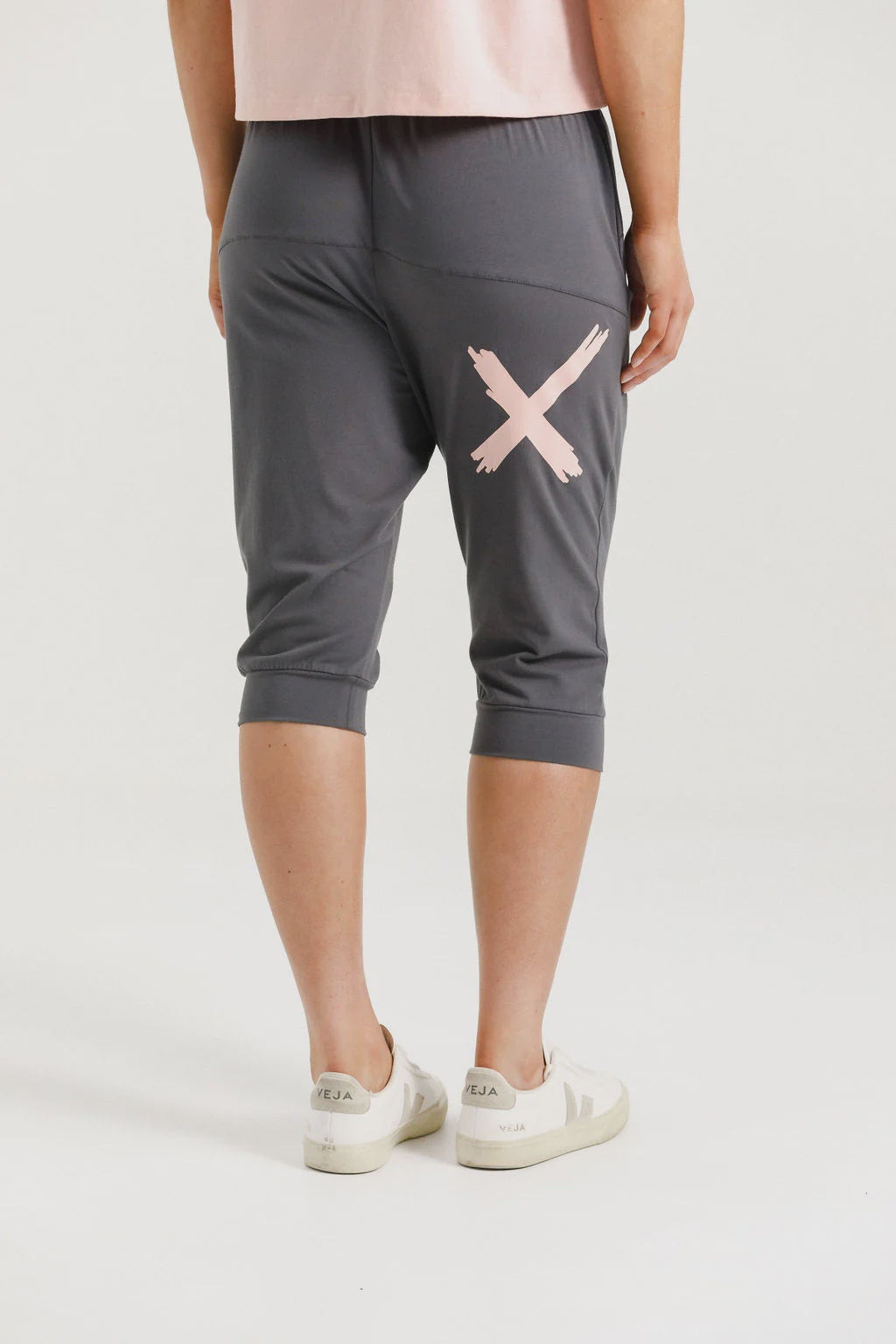 Homelee 3/4 Apartment Pants - Graphite with Blossom X