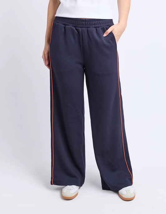 Foxwood Traveller Pant - Navy