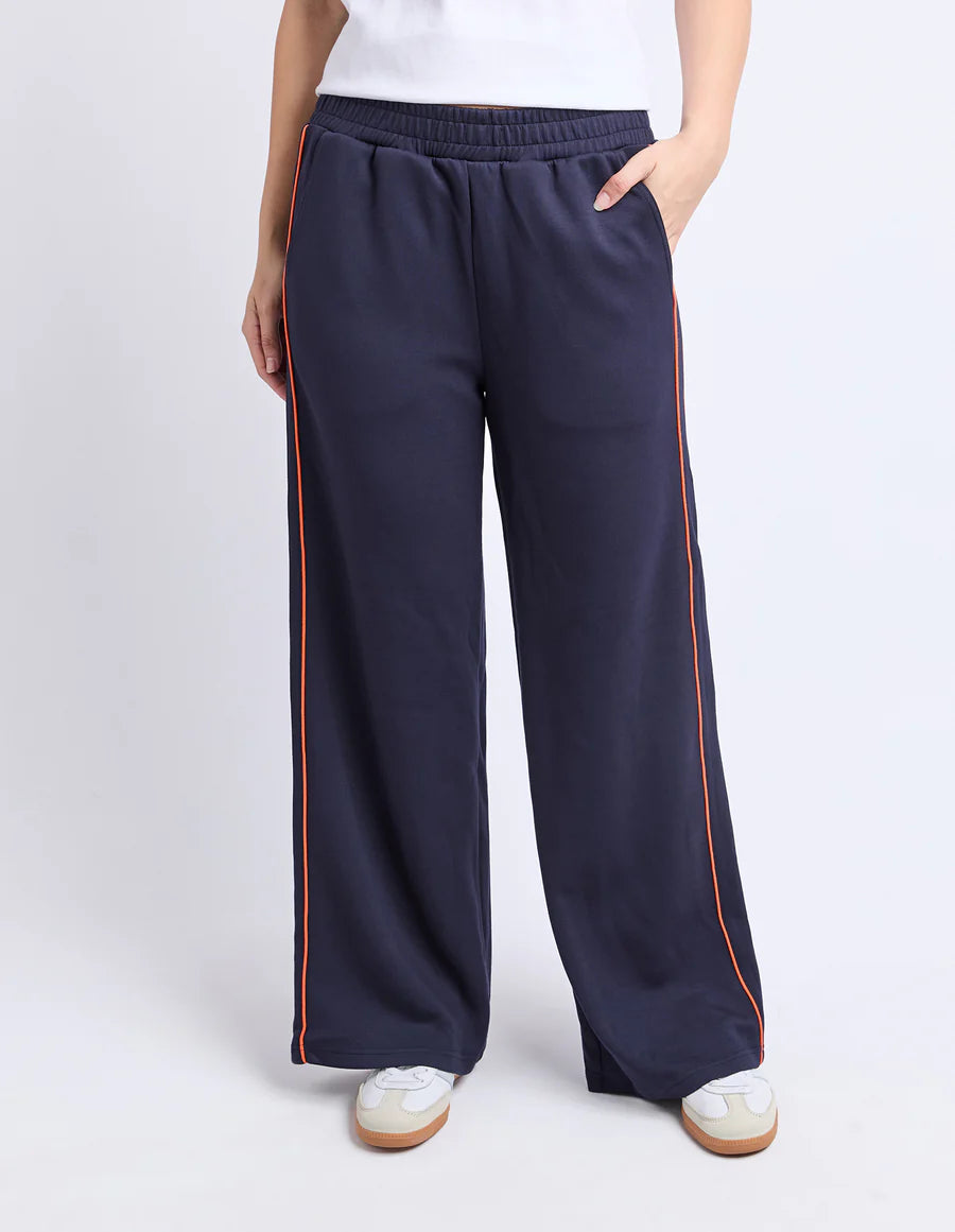 Foxwood Traveller Pant - Navy