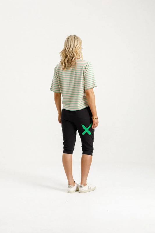 Homelee 3/4 Apartment Pants - Black with Kelly Green X