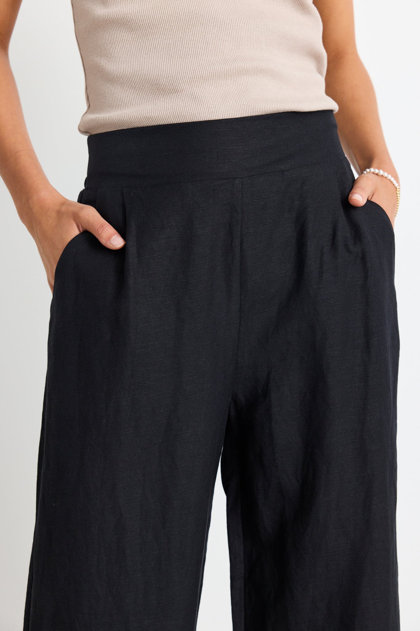 Among the Brave Guardian Linen Viscose Elastic Back Pants - Black