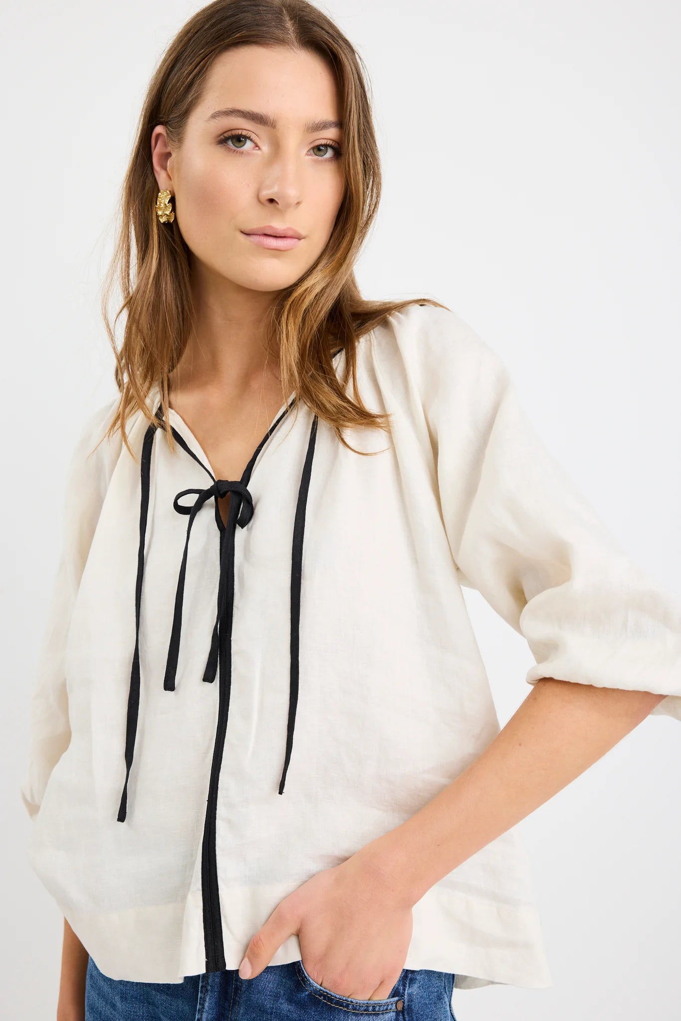 Re:Union Subliminal Linen Relaxed Top - Cream with Black Trim