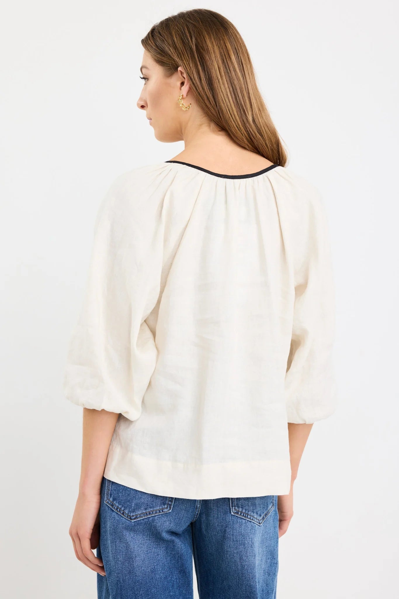 Re:Union Subliminal Linen Relaxed Top - Cream with Black Trim