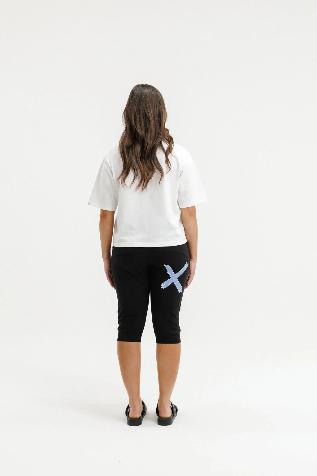 Homelee 3/4 Apartment Pants - Black with Hydrangea/White X