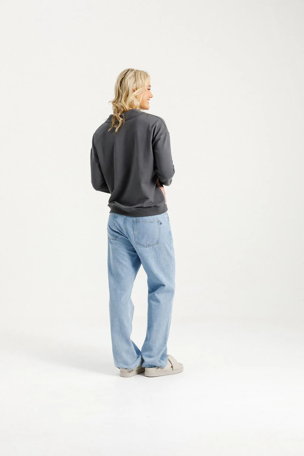 Homelee Camilla Collar Crew - Craphite with Blossom Velvet Ribbon