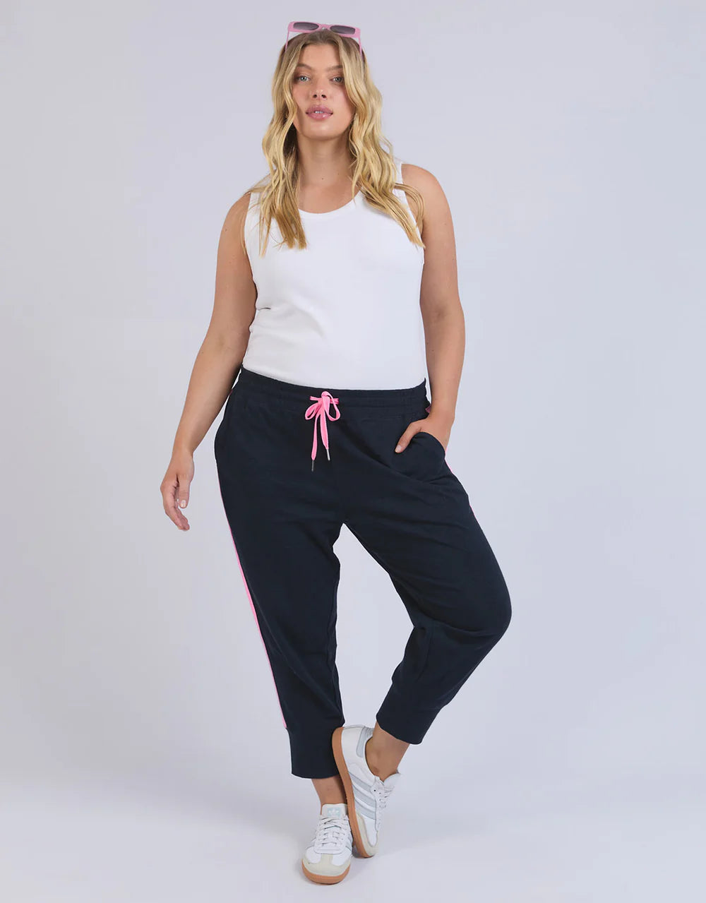 Elm Brunch Pant - Navy with Side Stripe
