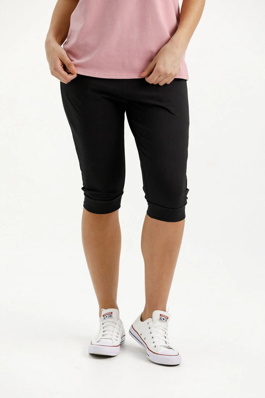 Homelee 3/4 Apartment Pants - Black with Lilac X