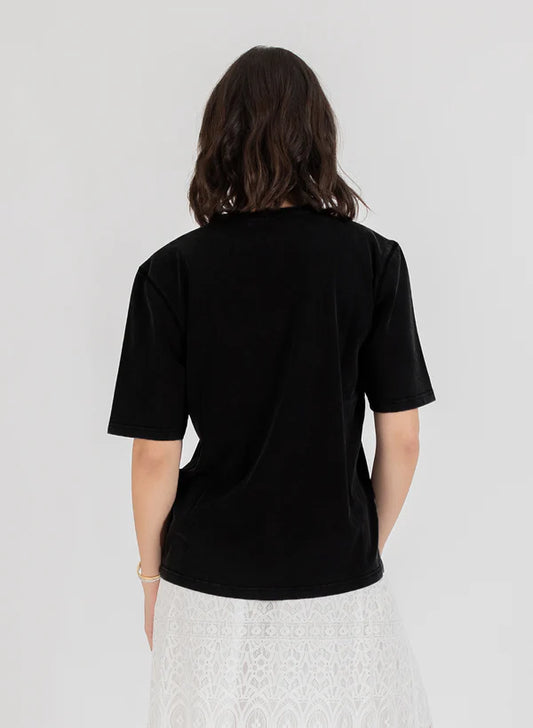 Federation Cruise Tee Rose n Thorns - Washed Black