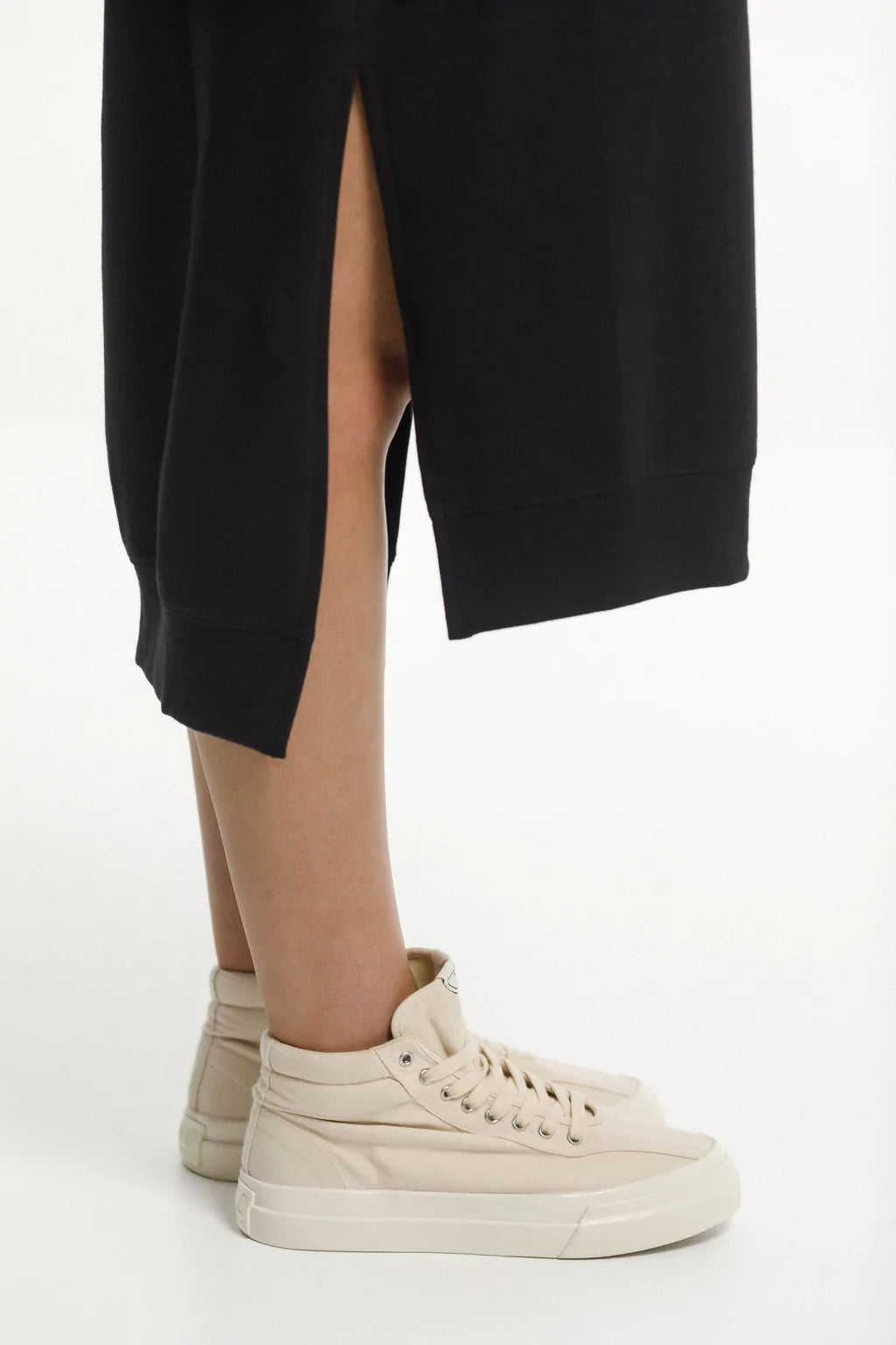 Rose Road Cruz Dress Black with Large Embossed Rose
