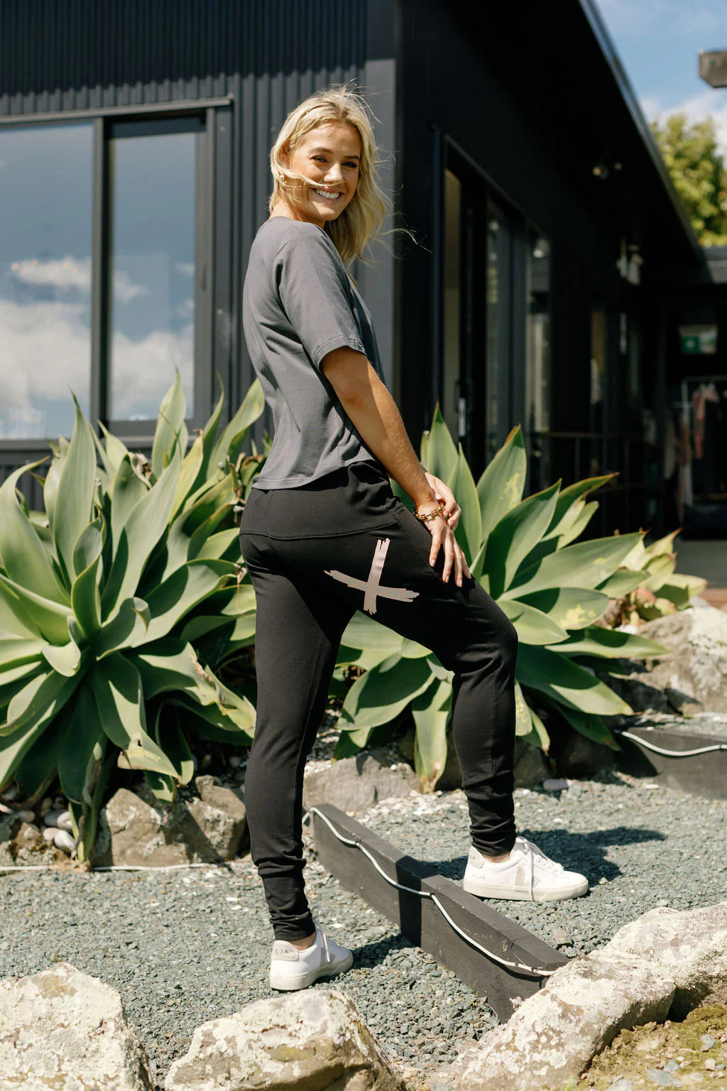 Homelee Becky Tee - Graphite with Ivory