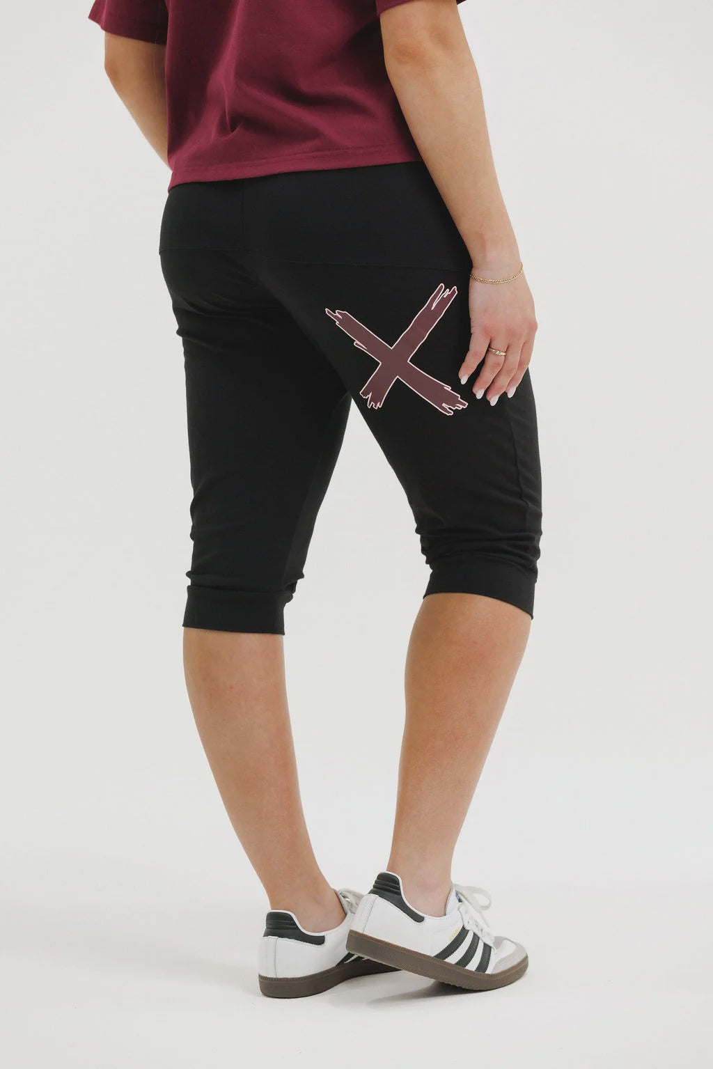Homelee 3/4 Apartment Pants - Black with Merlot/Blush X