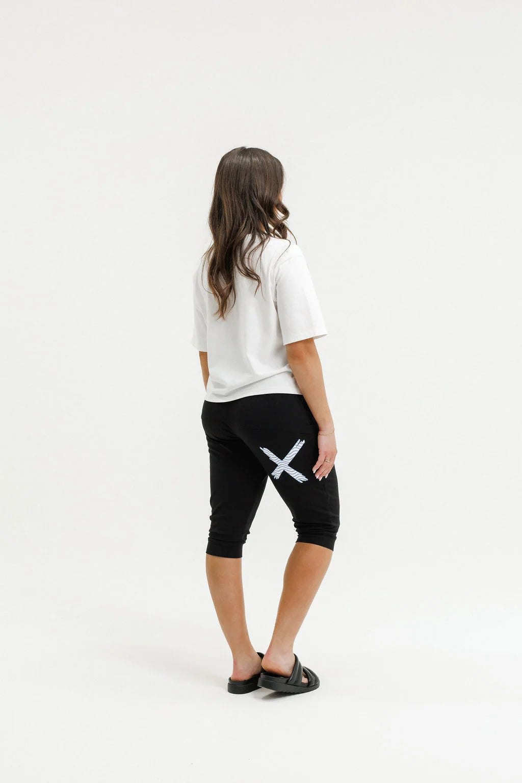 Homelee 3/4 Apartment Pants - Black with Hydrangea Squiggle X