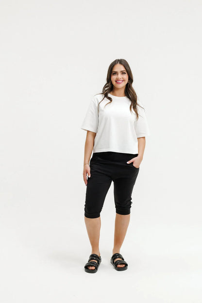 Homelee 3/4 Apartment Pants - Black with Hydrangea Squiggle X