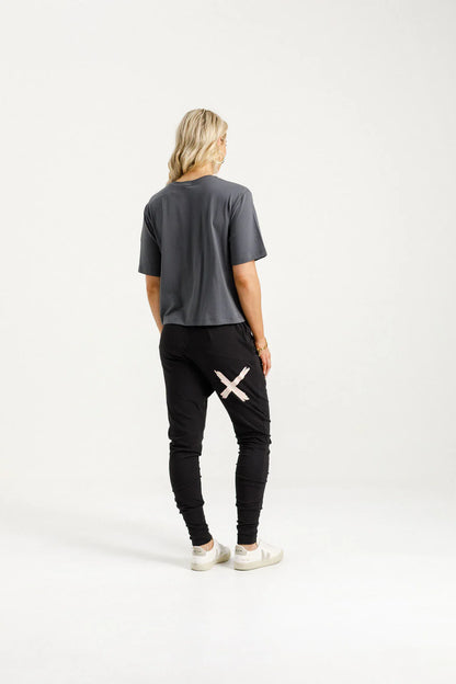 Homelee Apartment Pants - Black with Blossom Daisy