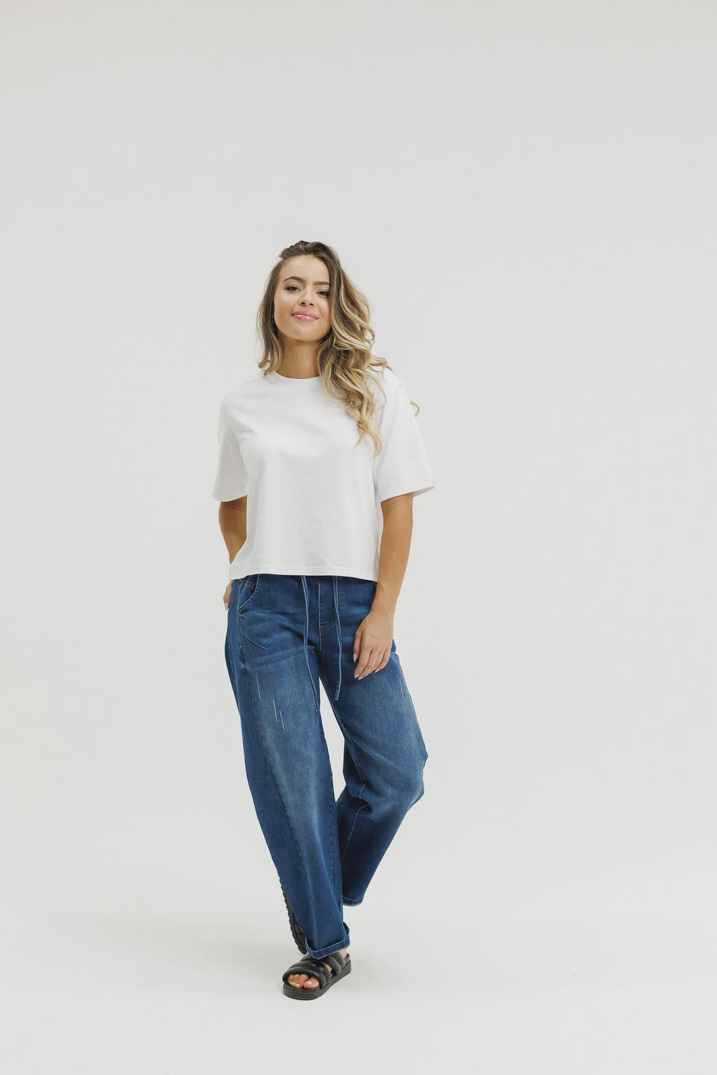 Homelee Barrel Jeans - Blue Wash