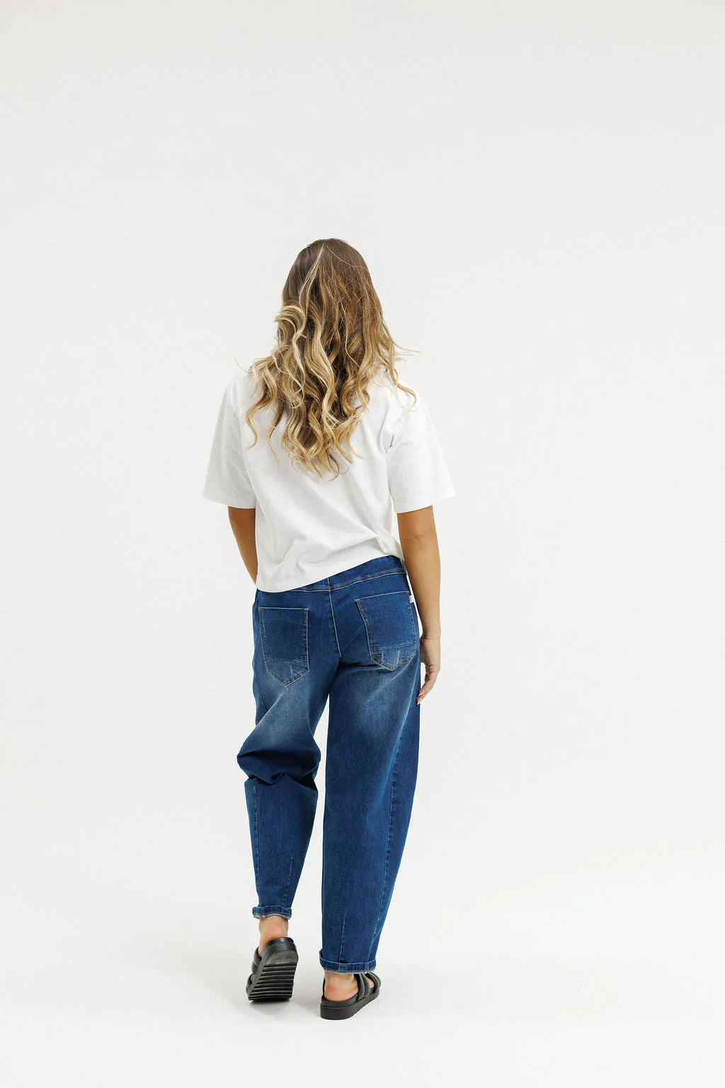 Homelee Barrel Jeans - Blue Wash