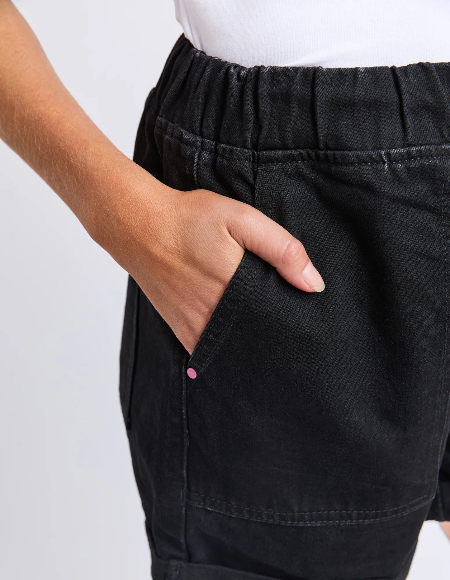 Elm Emma Relaxed Short - Black