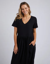 Load image into Gallery viewer, Elm Mimi Midi Dress Black
