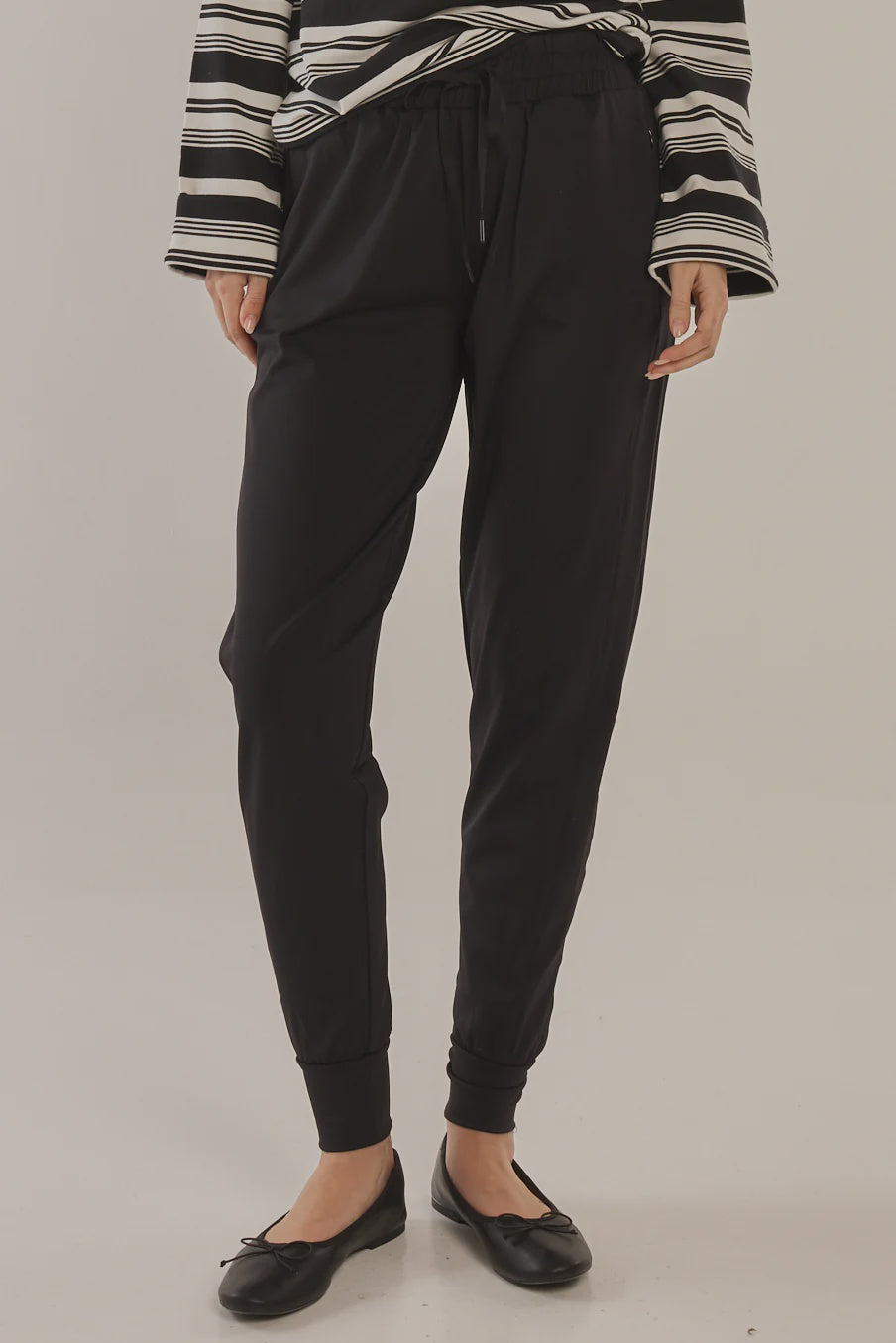 Betty Basics Cara Travel Jogger - Black
