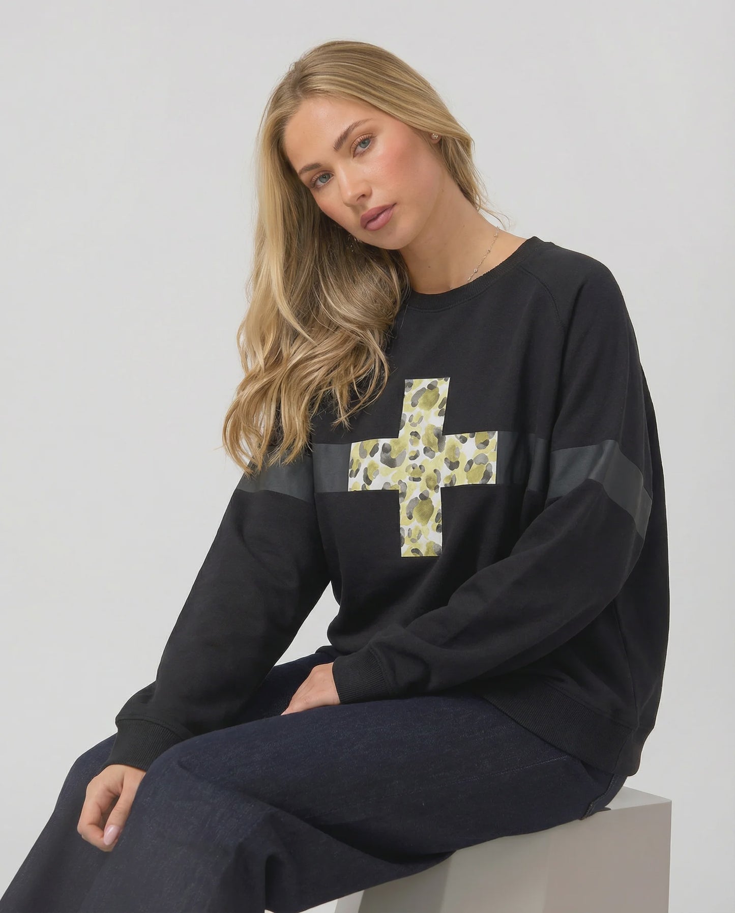 Stella + Gemma Classic Sweat - Leopardess Cross