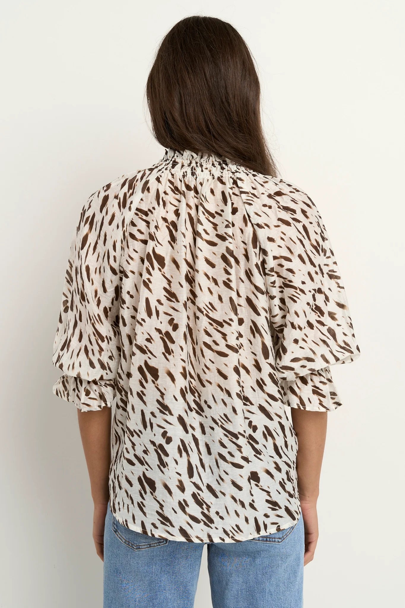 Ivy + Jack Certainty Animal Shirred Neck SS Top - White/Chocolate
