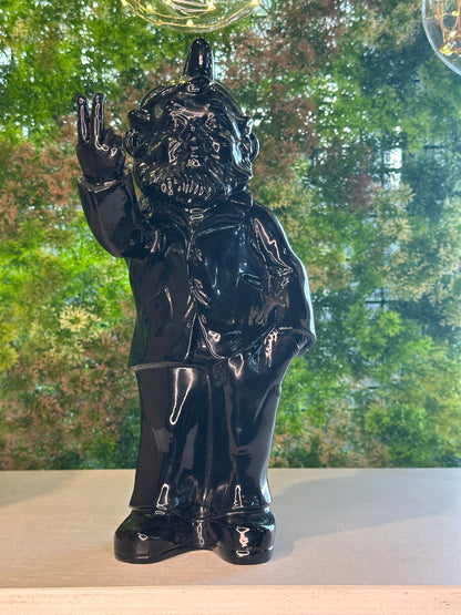 Gnome One Hand Pulling the Fingers!!