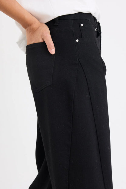 Among the Brave Graduate Stretch Barrel Jeans - Jet Black