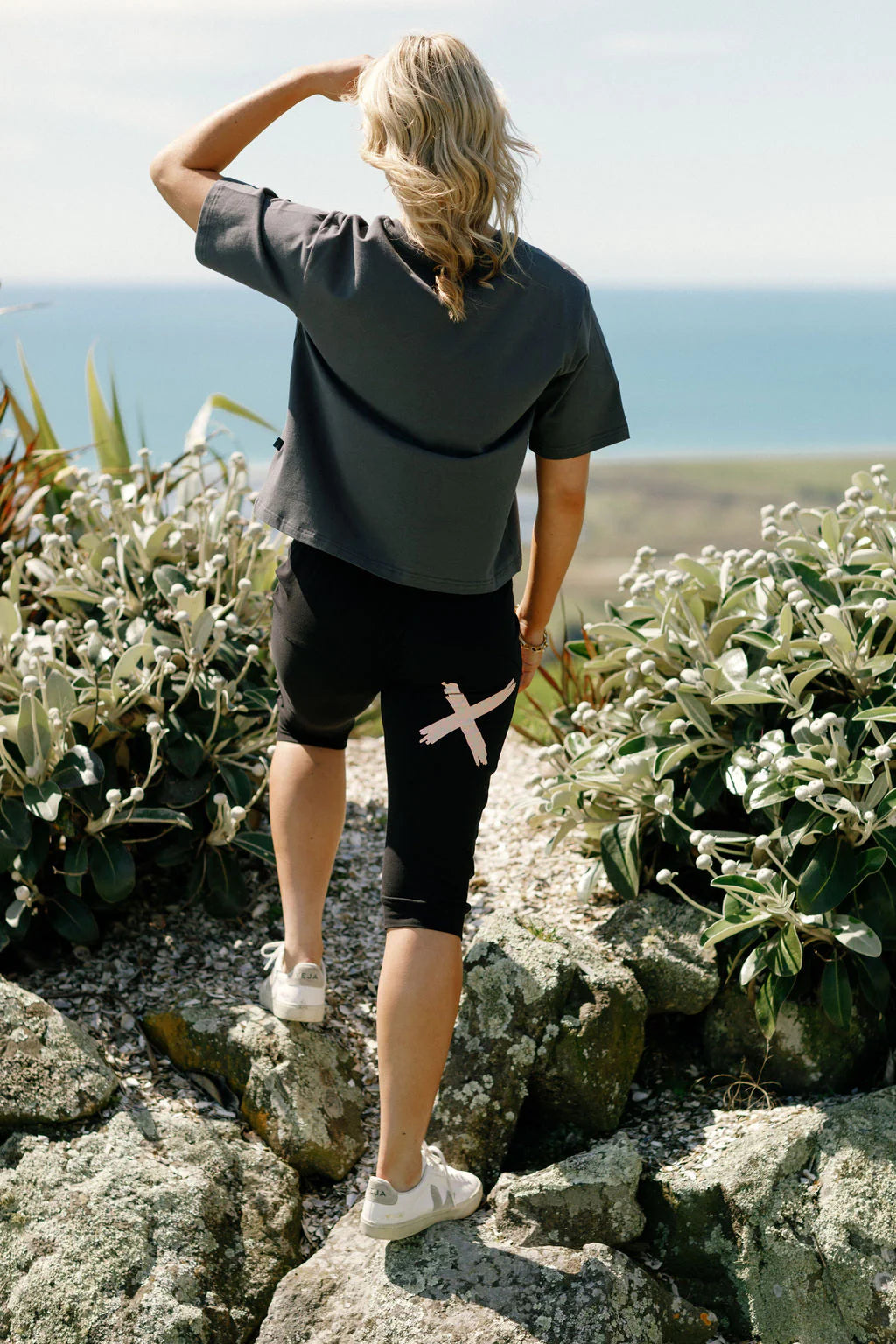 Homelee 3/4 Apartment Pants - Black with Blossom Daisy