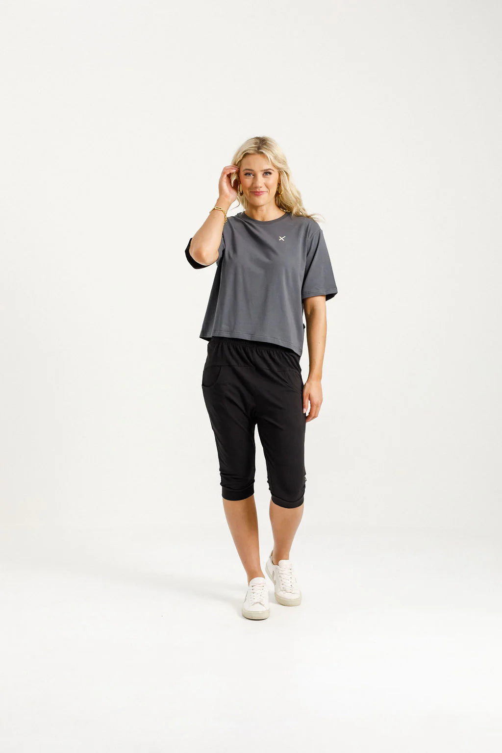 Homelee 3/4 Apartment Pants - Black with Blossom Daisy