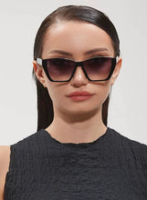 Load image into Gallery viewer, Otra Eyewear Sunglasses Belle Black/Smoke
