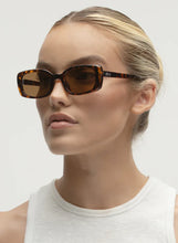 Load image into Gallery viewer, Otra Eyewear Sunglasses - Daisy Tort/Brown
