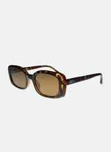 Load image into Gallery viewer, Otra Eyewear Sunglasses - Daisy Tort/Brown
