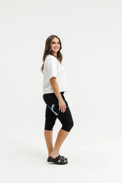Homelee 3/4 Apartment Pants - Black with Hydrangea/White X