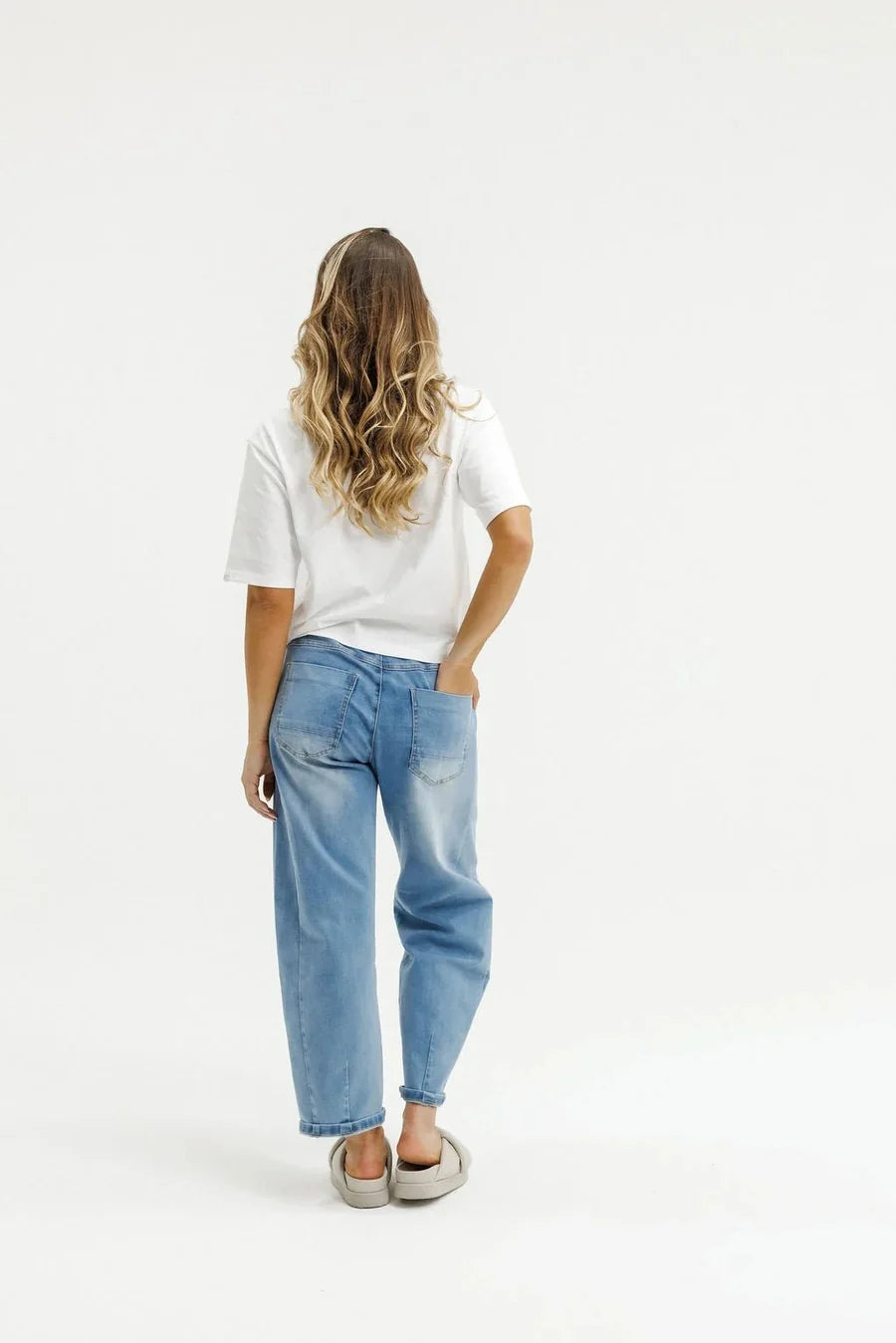 Homelee Barrel Jeans - Sky Wash