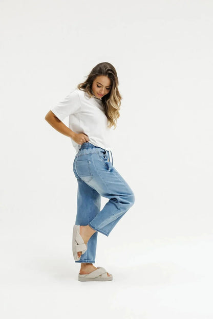 Homelee Barrel Jeans - Sky Wash