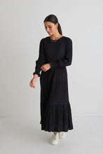 Load image into Gallery viewer, Ivy + Jack Effortless L/S Tiered Maxi Dress  Black
