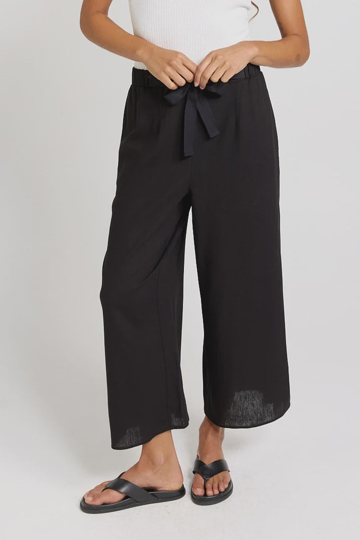 Betty Basics Bella Crop Pants - Black
