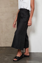 Load image into Gallery viewer, Eb &amp; Ive Studio Crop Pant Ebony
