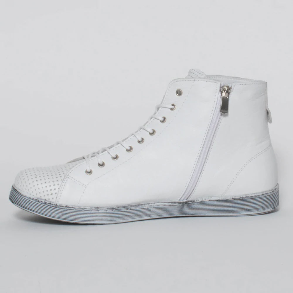 Rilassare Trinity Boot White