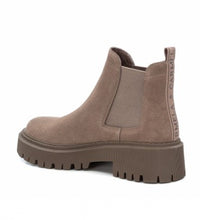 Load image into Gallery viewer, Carmela Ankle Boot 160116 Taupe
