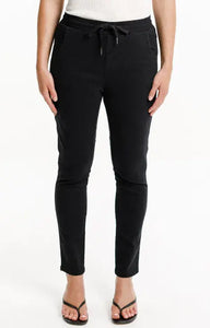 Home-Lee Daily Jeans Jet Black