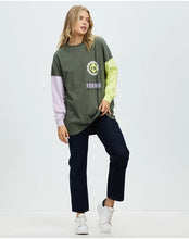 Load image into Gallery viewer, Foxwood The Oversized L/S Tee Khaki
